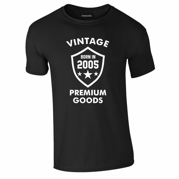 Vintage Premium Born In 2005 18th Birthday T Shirt